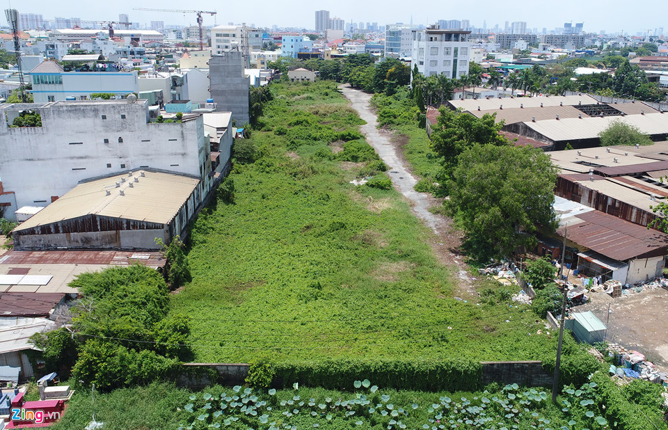 4 khu đất công bỏ hoang trên đoạn đường hơn 1 km ở Sài Gòn